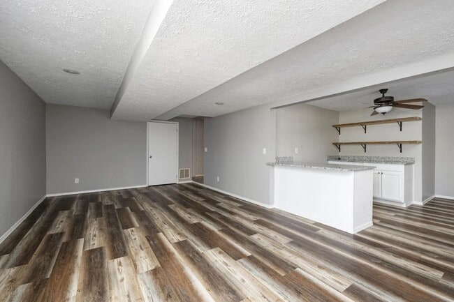 Building Photo - 4 Bed 3 Bath 2 Car Garage -In Ground Pool
