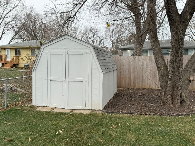 Building Photo - 221 E Glenmore Dr