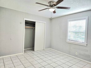 Building Photo - 1109 Broadway Avenue J