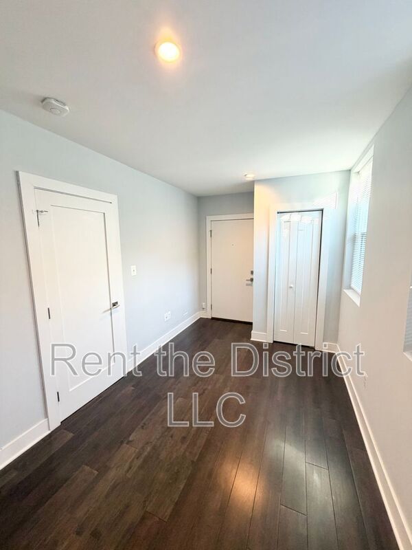 Building Photo - 1605 F St NE