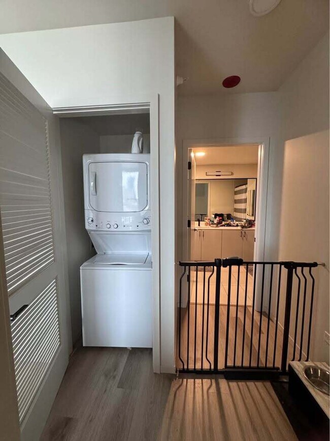 Building Photo - 88 E Wacker Pl