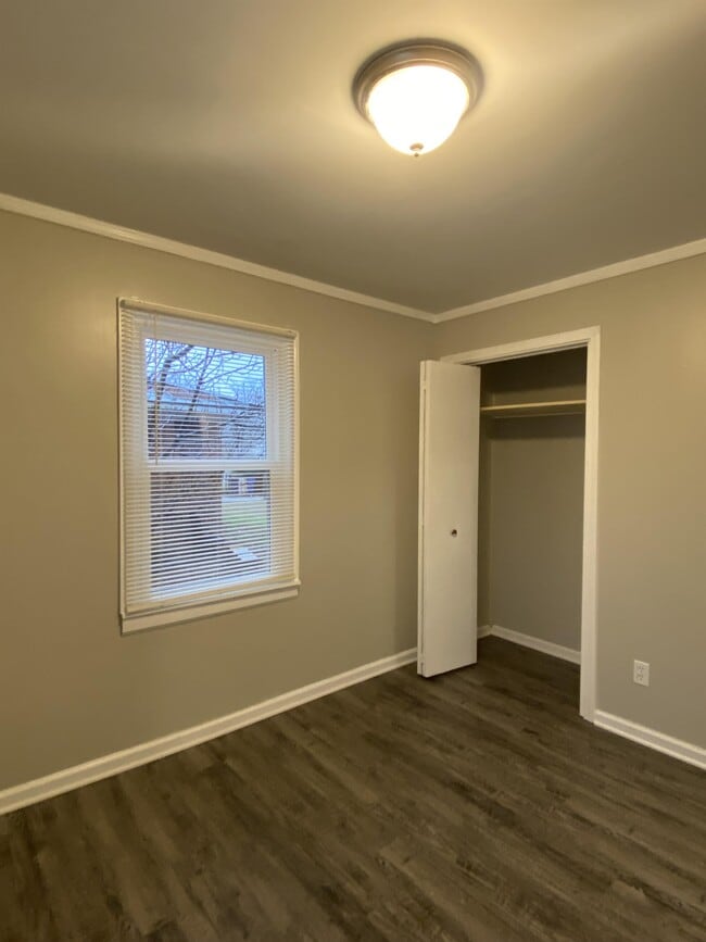 Building Photo - 1031 Revere St