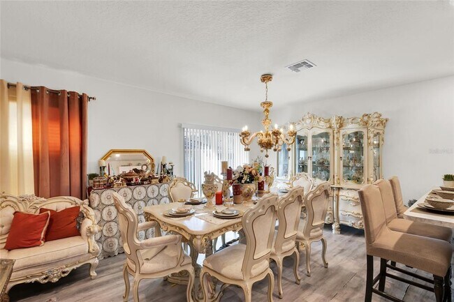 Building Photo - 355 Gardenia Ct