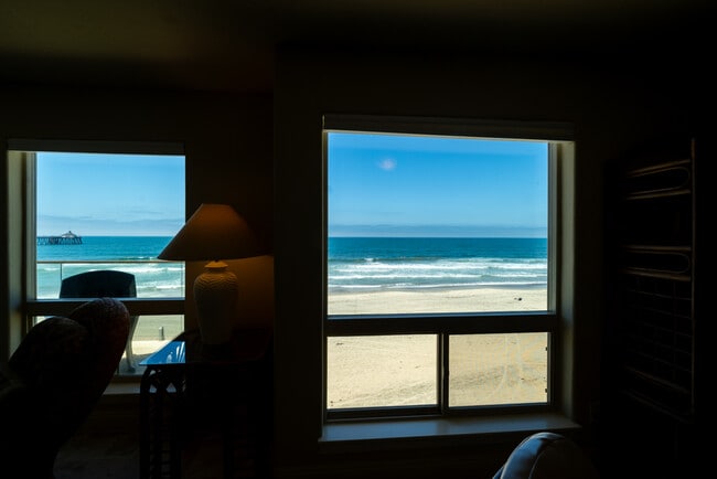 Building Photo - 714 Seacoast Dr