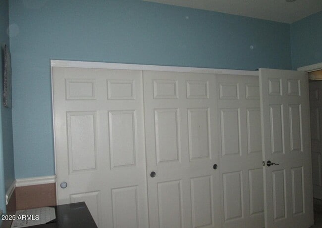 Building Photo - 2520 S Dragoon Dr