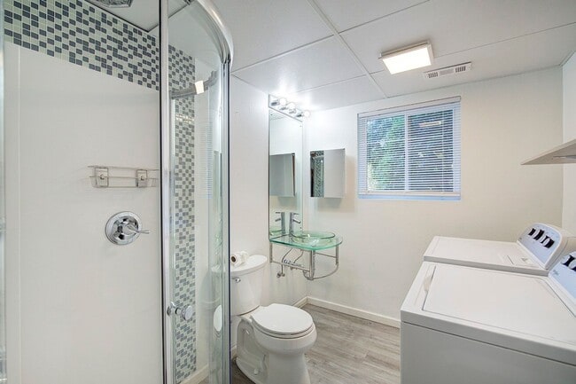 Building Photo - 5Bd/3Ba Edmonds House