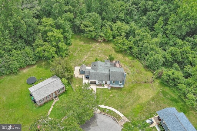 Building Photo - 3610 Wayneswood Rd
