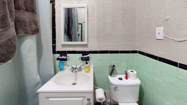 Building Photo - 1091 Boylston St