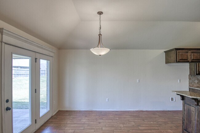 Building Photo - 11141 SW 39th Ct