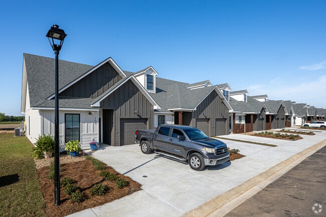 Building Photo - Camellia Grove Townhomes