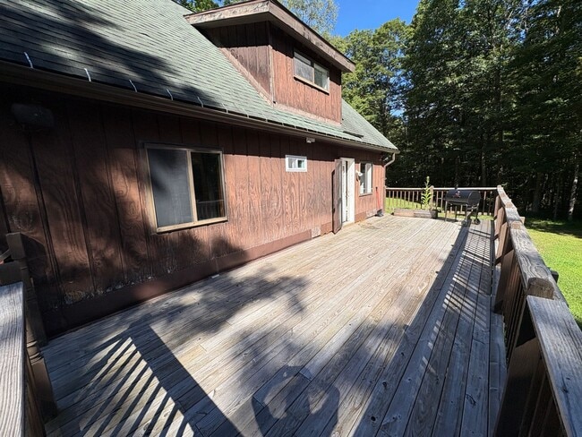 Building Photo - Charming 3 bedroom 2 bath in Porters Corner #