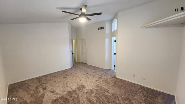 Building Photo - 2050 W Boulder Ct