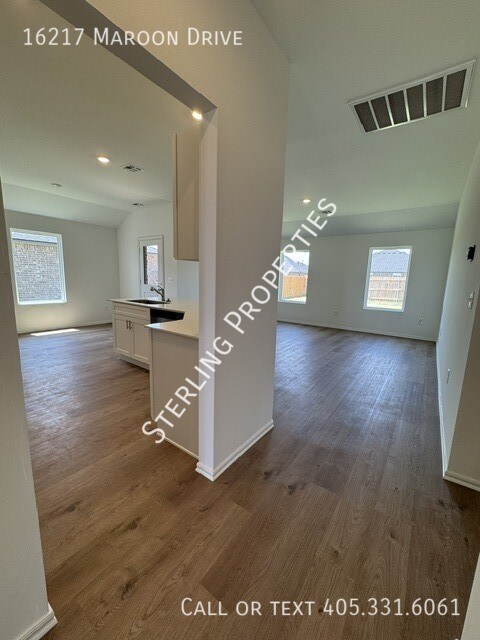 Building Photo - 16217 Maroon Dr