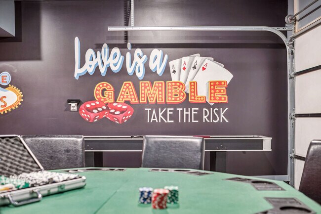 Building Photo - 2135 24th Ave N