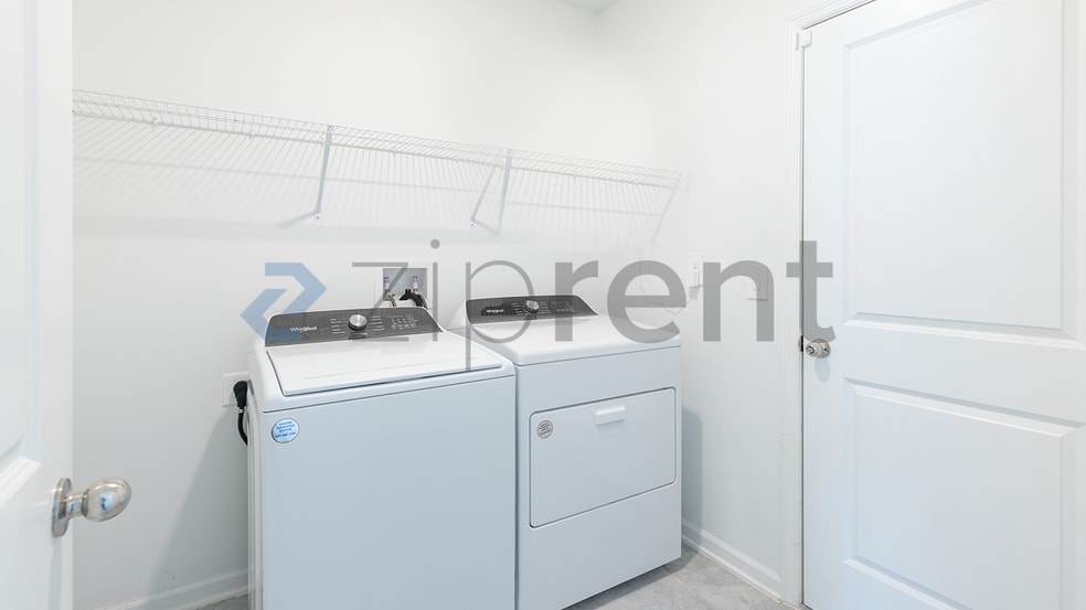 Building Photo - Unit