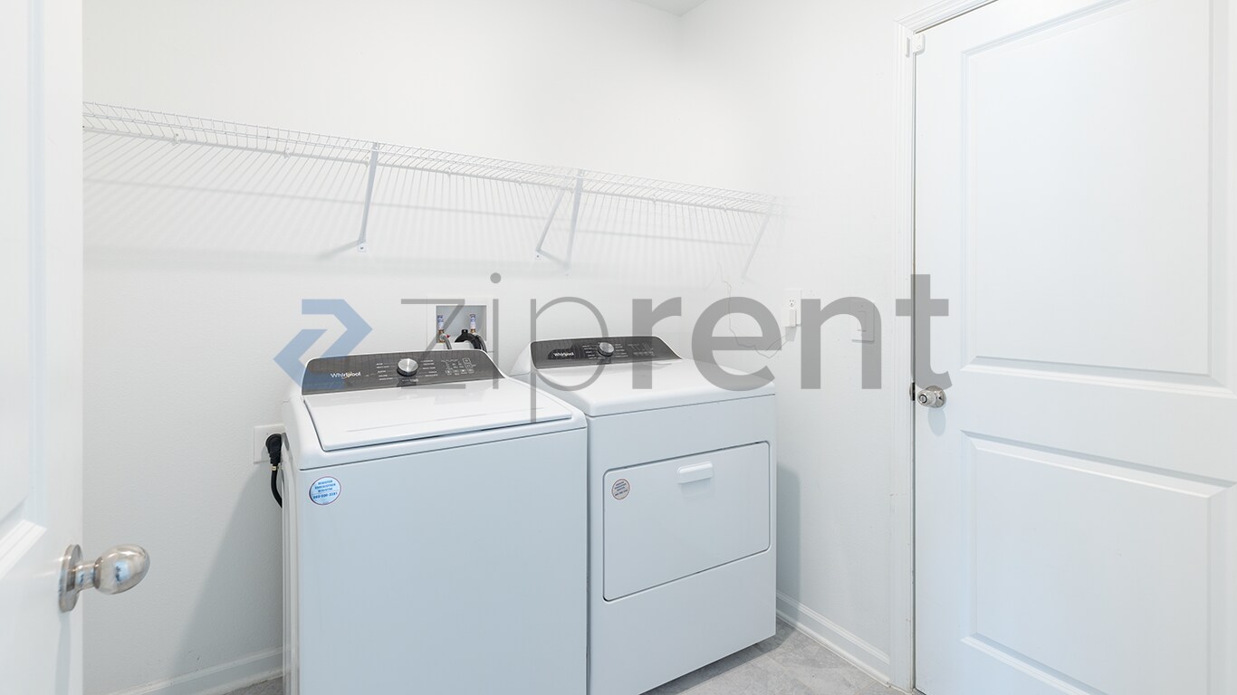 Building Photo - Unit
