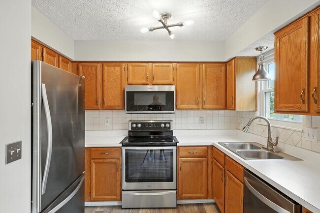 Building Photo - 932 Philadelphia Dr