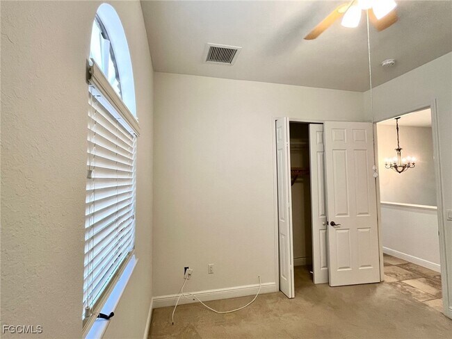 Building Photo - 4820 SW 17th Pl