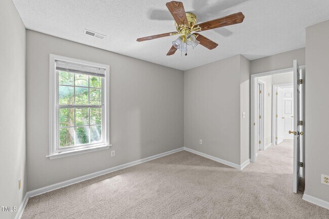 Building Photo - 108 Tarlow Ct