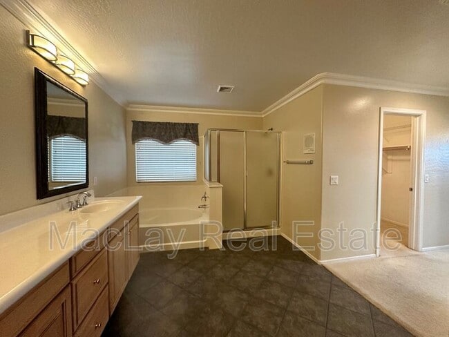 Building Photo - 3691 E Kingbird Pl