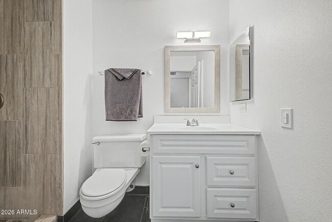 Building Photo - 10454 W Palmeras Dr