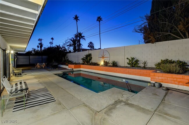 Building Photo - 1558 Aztec Way