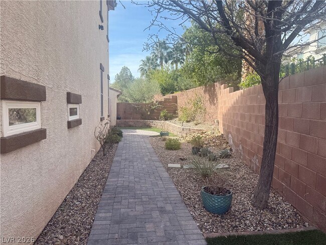 Building Photo - 768 Joshua Star Ct