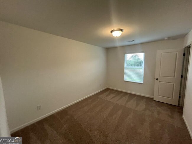 Building Photo - 2213 Boxwood Cir