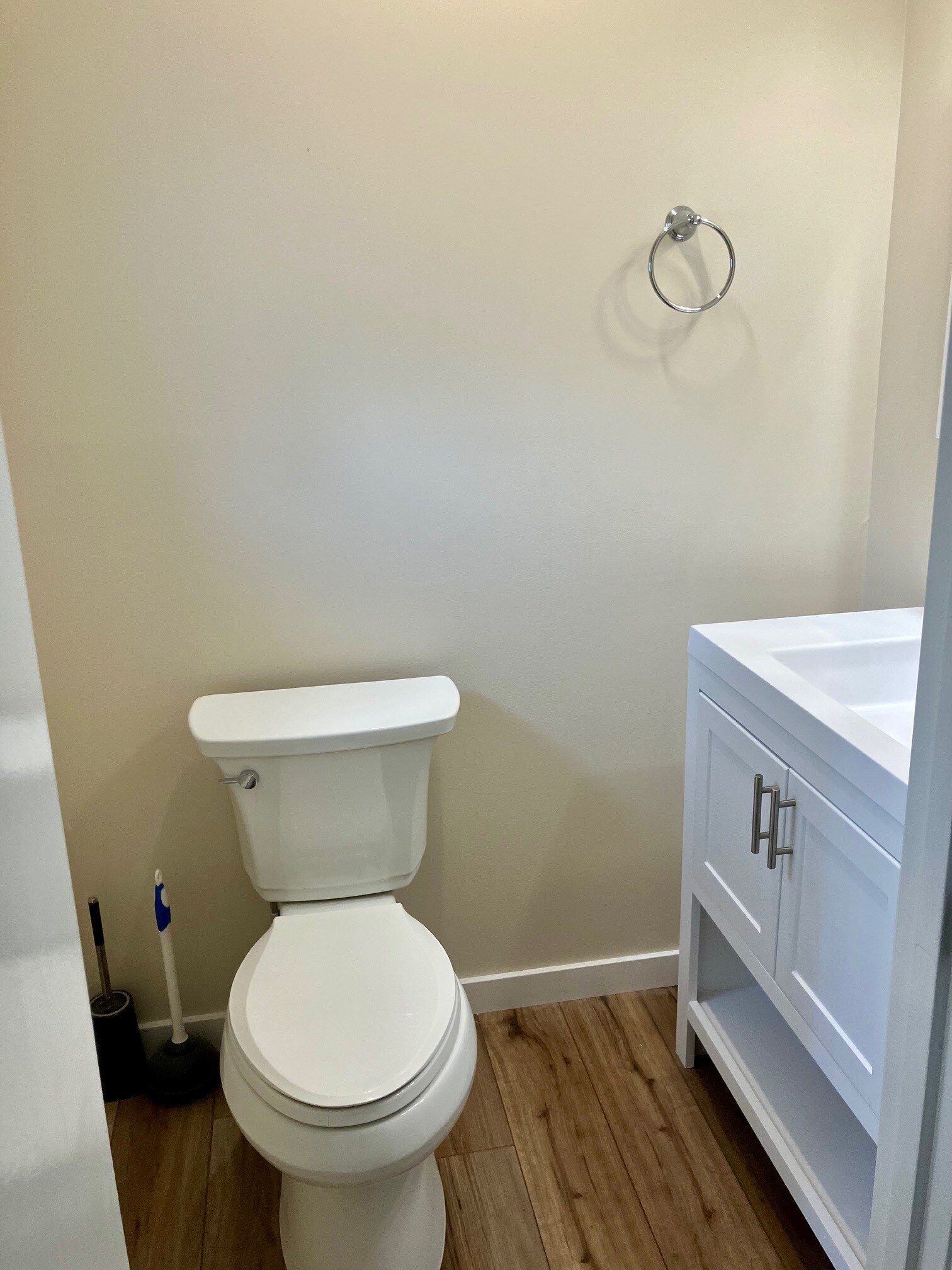 Main floor .5 bath - H5 Stonehedge Dr