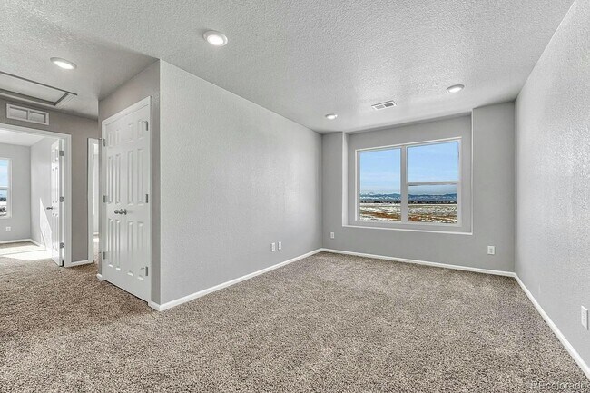 Building Photo - 6098 N Lisbon St