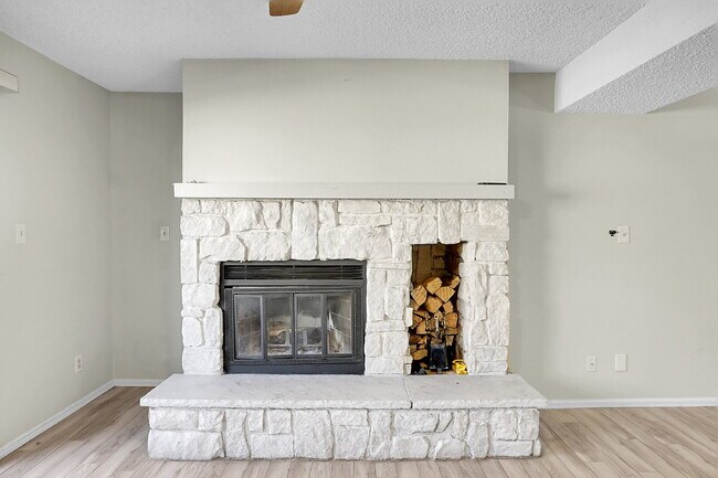 Building Photo - $1,695.00 - HALF OFF First Months' Rent - 2 Bedrooms, 2 Bathrooms, Apartment in Colorado Springs ...