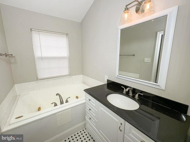 Building Photo - 12912 Marlton Center Dr