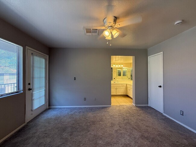 Building Photo - Townhome for Rent