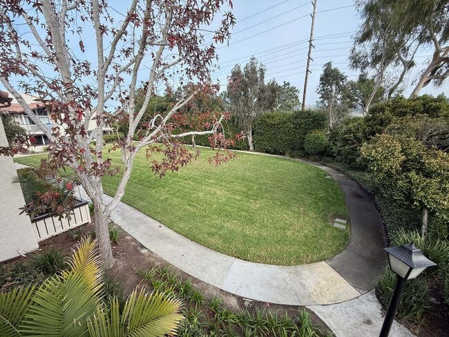 Building Photo - 21372 Brookhurst St