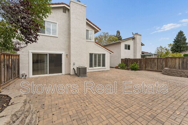 Building Photo - 2406 Talavera Dr