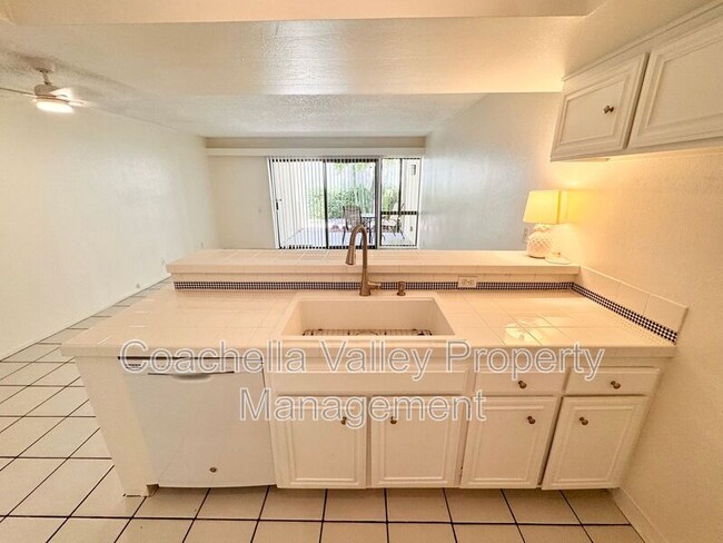 Building Photo - 1655 E Palm Canyon Dr
