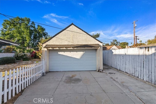 Building Photo - 4311 Sunnyside Dr