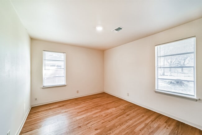 Building Photo - 610 S Belknap St