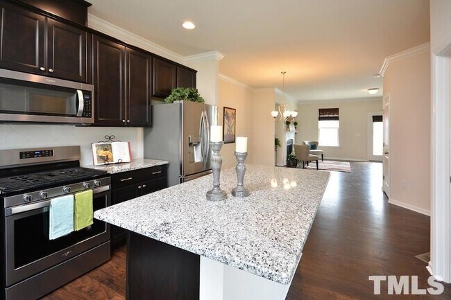 Building Photo - 1108 Finch Ct
