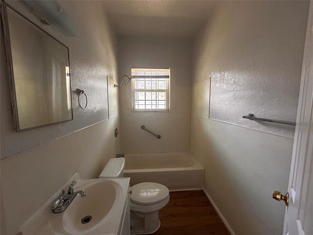 Building Photo - 3615 Meadow St