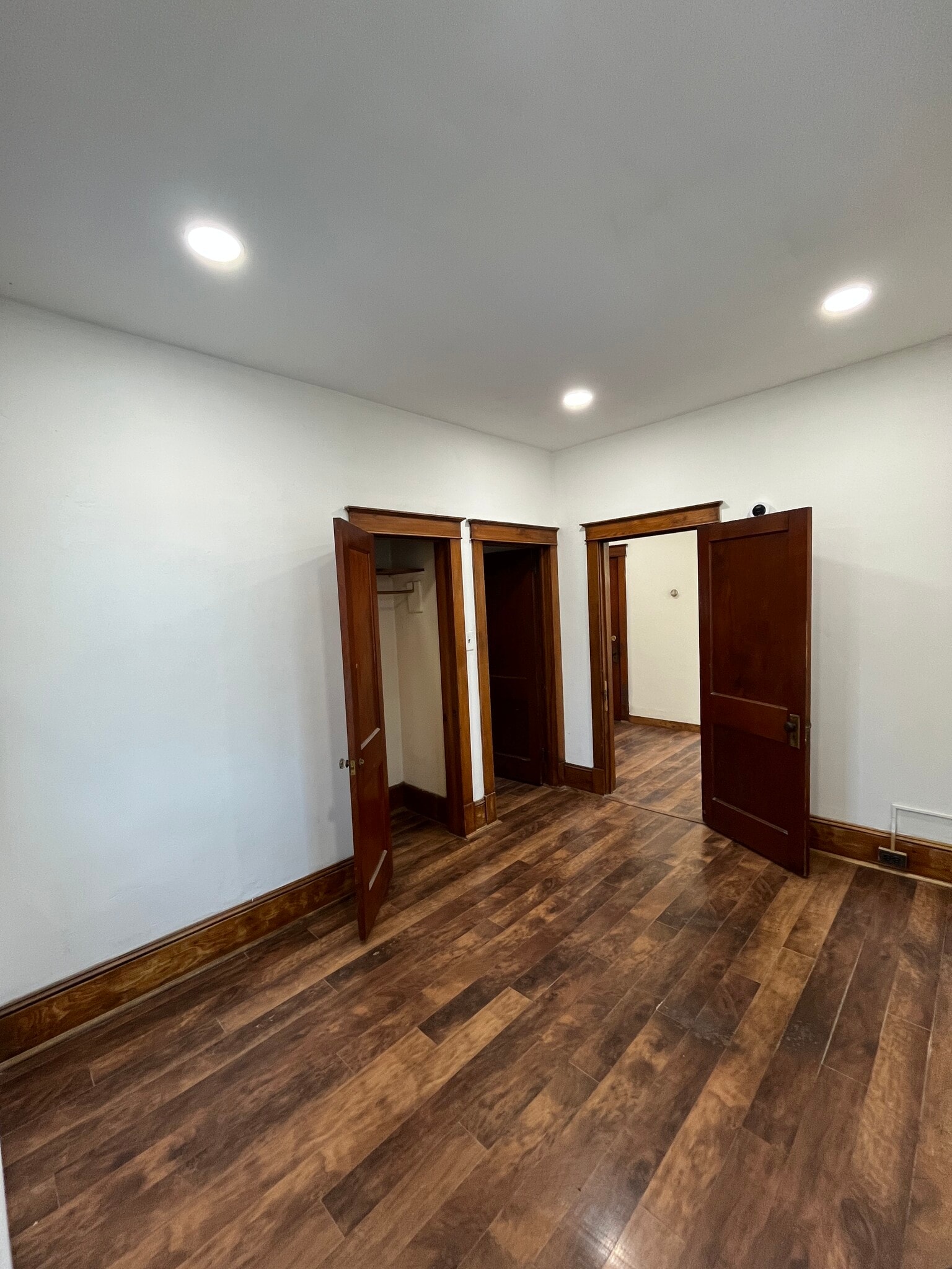 Building Photo - 44 Cedar Ave