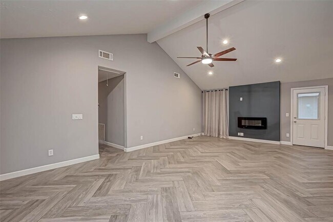 Building Photo - 11627 Briar Rose Dr