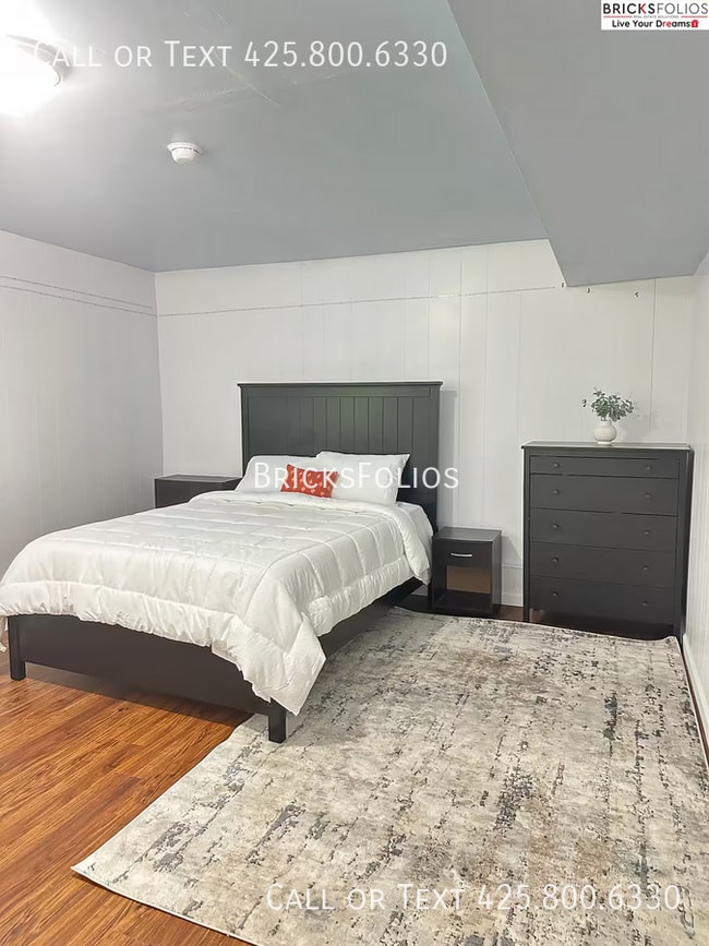 Building Photo - Bright & Modern 1BR in Bothell – Walk to Everything!