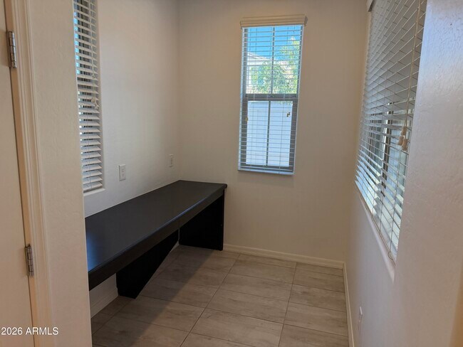 Building Photo - 2275 S Agnes Ln