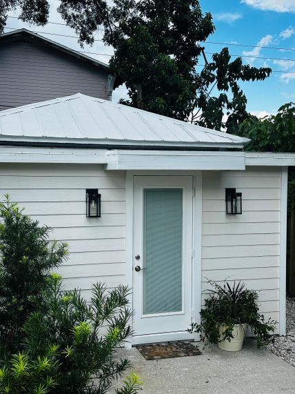 Exterior - 6007 N Orange Blossom Ave