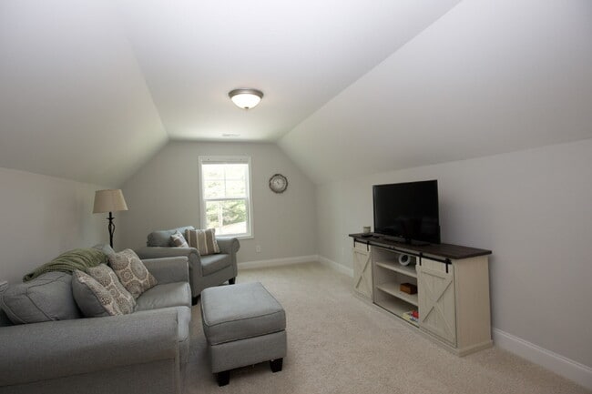 Building Photo - 125 Lancashire Ln