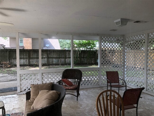 Building Photo - 21306 Park Run Dr