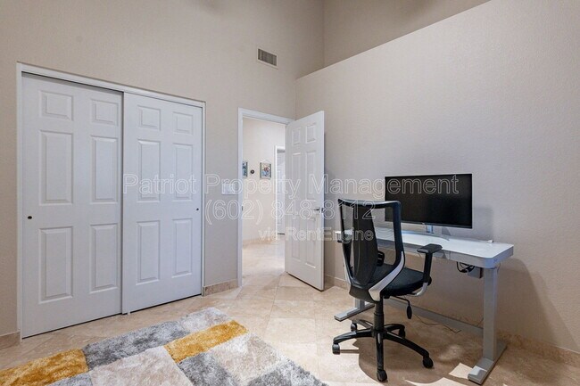Building Photo - 9910 E Sutton Dr