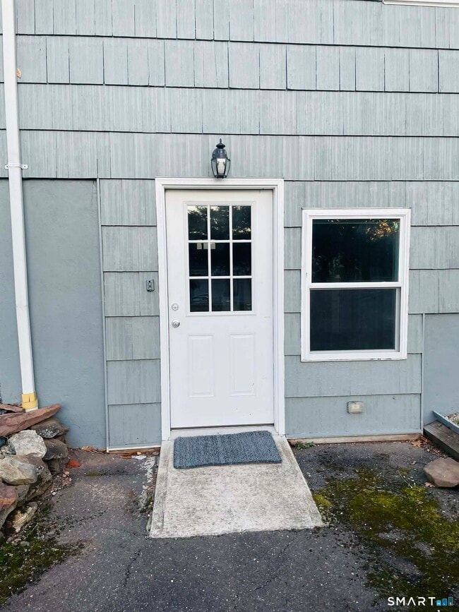 Building Photo - 128 Forest Dr