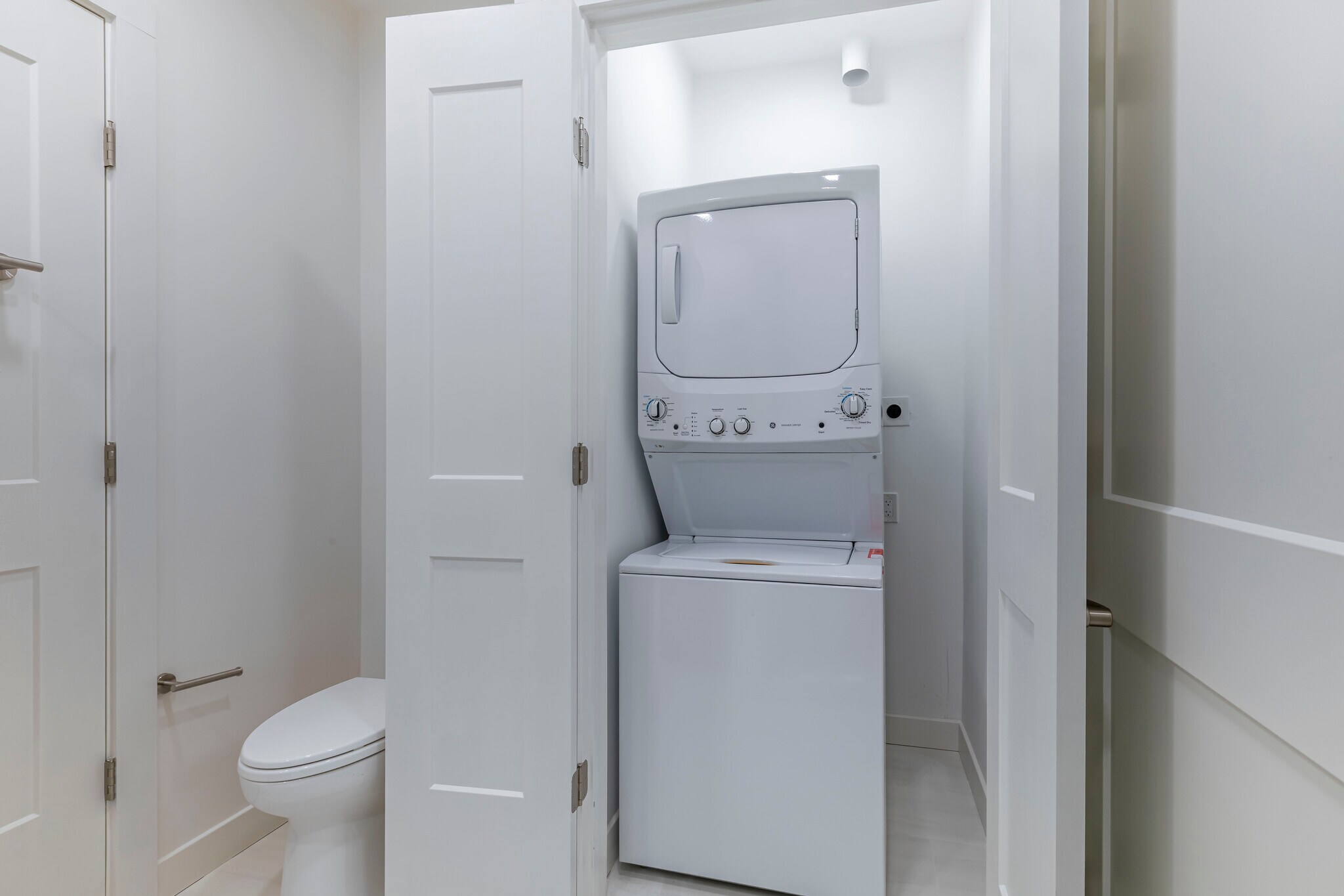 Building Photo - 319 Broadway